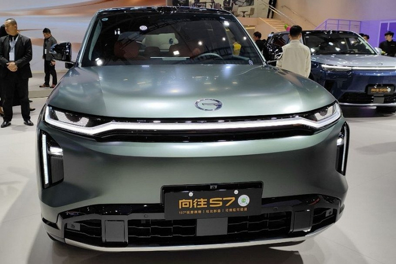 Аналог Li Auto L6 с официальной гарантией и запасом хода более 1000 км. Продажи нового кроссовера GAC S7 стартуют в России 2 марта