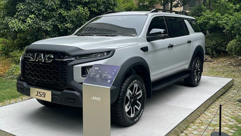В Россию официально едет новый рамный внедорожник JAC JS9. &laquo;Близнец&raquo; от УАЗа тоже появится уже в 2026 году