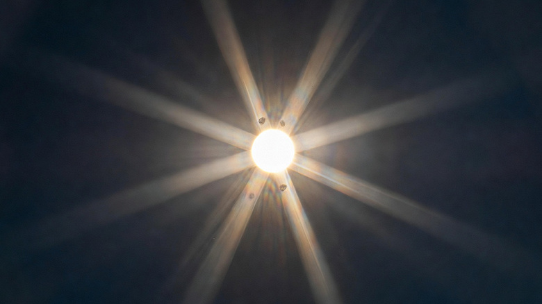 За шаг до рекорда сверхактивная область на Солнце внезапно &laquo;выключилась&raquo;