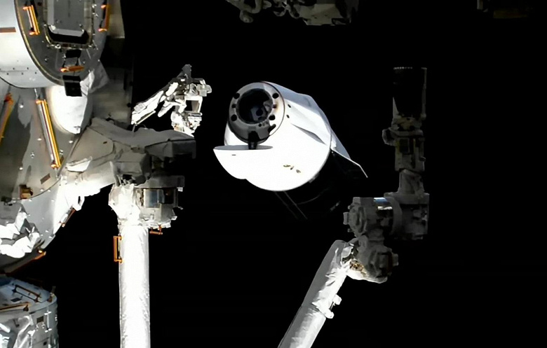 Идеально &mdash; от старта до посадки: Cargo Dragon успешно приводнился у побережья Калифорнии