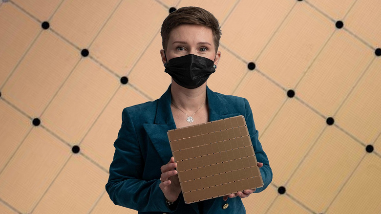 OpenAI представила первую модель, обученную на микросхемах Cerebras размером с iPad. GPT-5.3-Codex-Spark служит для программирования в реальном времени