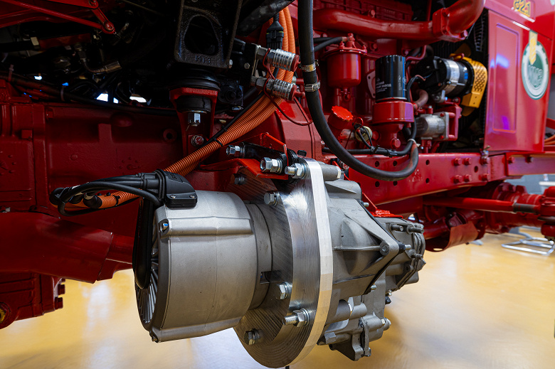 В России модернизировали легендарный белорусский трактор Belarus 82.1 &mdash; он стал гибридом