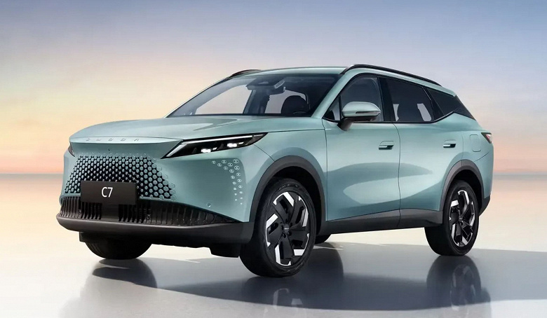 150 л.с., &laquo;робот&raquo; и полный привод &mdash; за 3,5 млн рублей. Российский кроссовер Omoda C7 перешел в режим Ultimate &mdash; в 2026 году осталась только одна версия