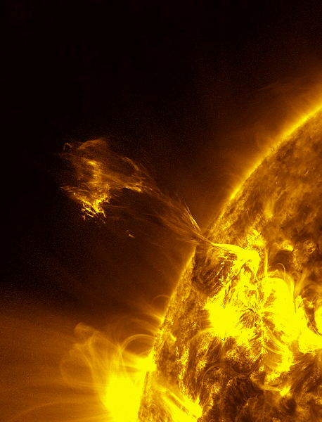 На Солнце произошла вспышка высочайшего класса X