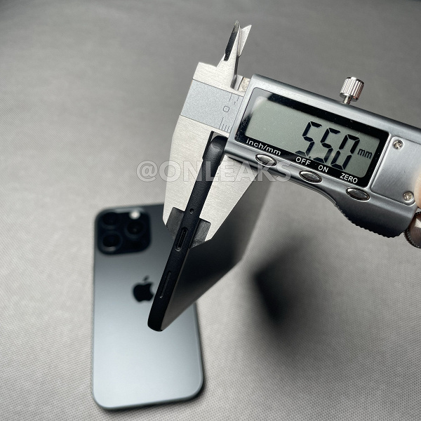 Он мог стать самым тонким флагманом Samsung в истории: макет отмененного Samsung Galaxy S26 Edge показали на фото