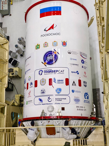 Вместе с &laquo;Аистами&raquo; с Восточного отправят студенческие спутники