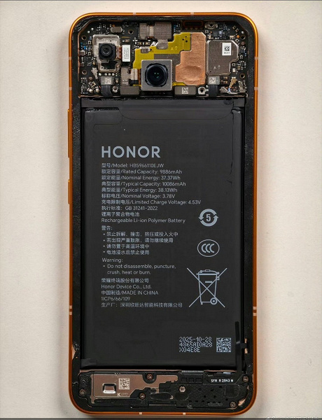 Внутри почти всё место занимает АКБ. Новый бестселлер Honor Power 2 с гигантской батареей показали без задней панели