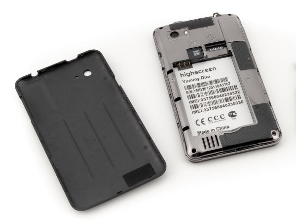 Highscreen Yummy Duo - вид со снятой крышкой