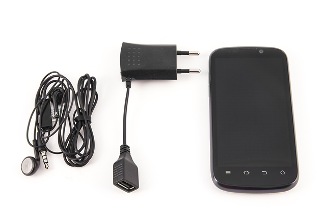 Обзор ZTE V970. Аксессуары коммуникатора