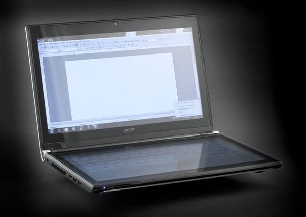 ноутбук Acer Iconia с двумя экранами