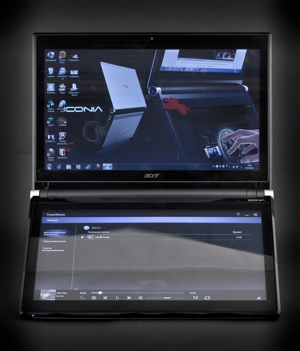 ноутбук Acer Iconia с двумя экранами