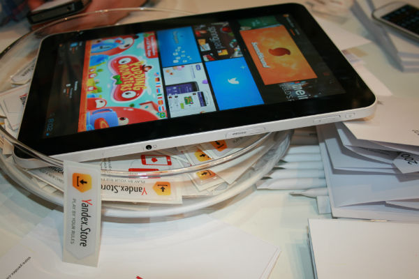 Планшет 3Q OC1020A на стенде Яндекс