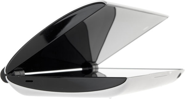 Внешний вид открытого планшета Sony Tablet P