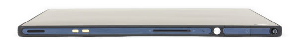 Левая грань планшета Sony Xperia Tablet Z