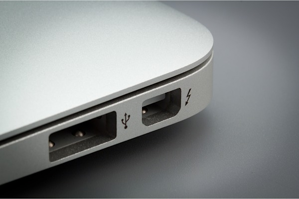 разъемы USB 2.0 и Thunderbolt